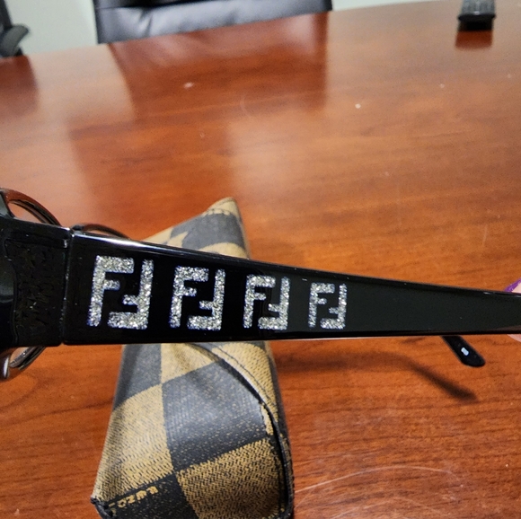 Fendi Eyeglass Frame F893 - Picture 3 of 6